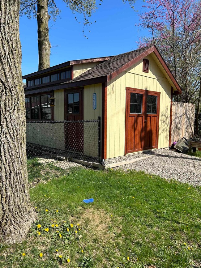 330 W Butcher St, Geneva, IN 46740 - photo 5