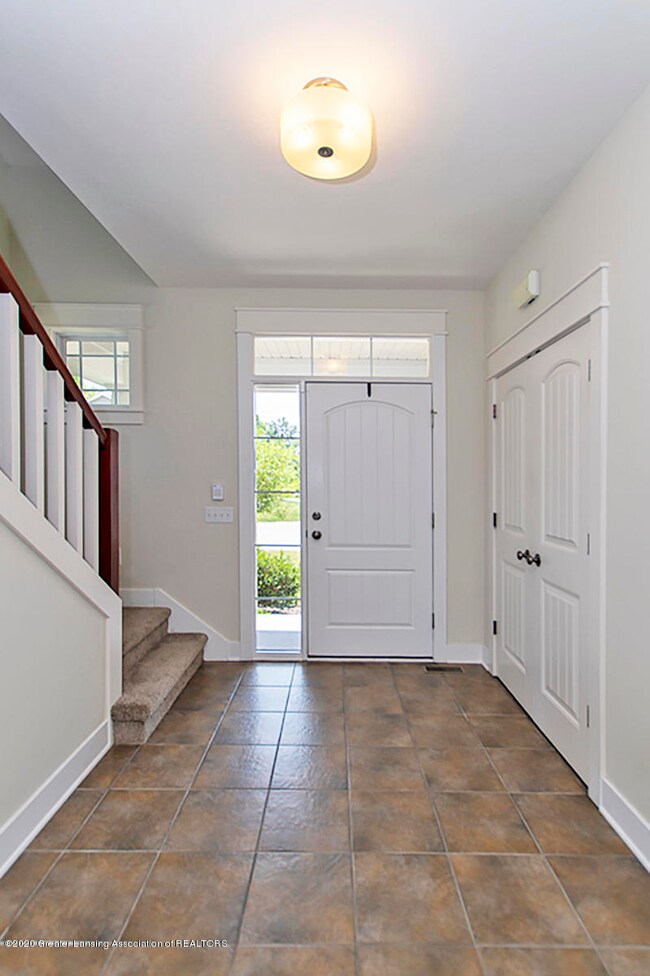 5907 Troyes Rd unit 21, East Lansing, MI 48823 - photo 3