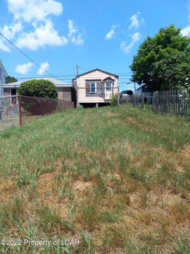 733 Diamond back yard and garage