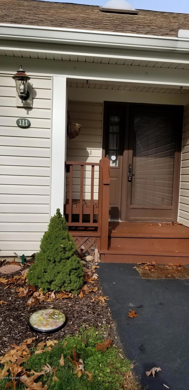 111 Duck Hollow Cir, Stroudsburg, PA 18360 - photo 5