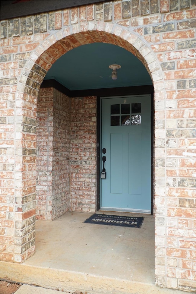 207 Oakhill Dr, Keene, TX 76059 - photo 6