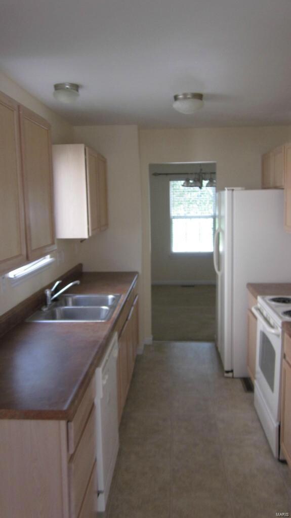 819 Waler Dr, Lake Saint Louis, MO 63367 - photo 3