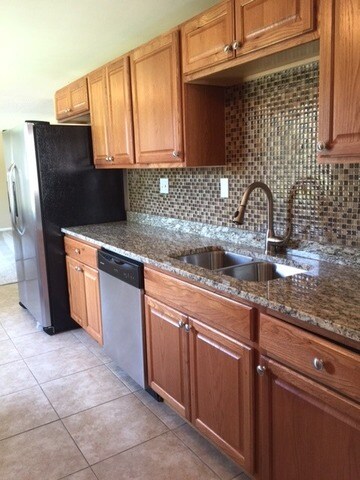 1430 Kings Rd, Carpentersville, IL 60110 - photo 7