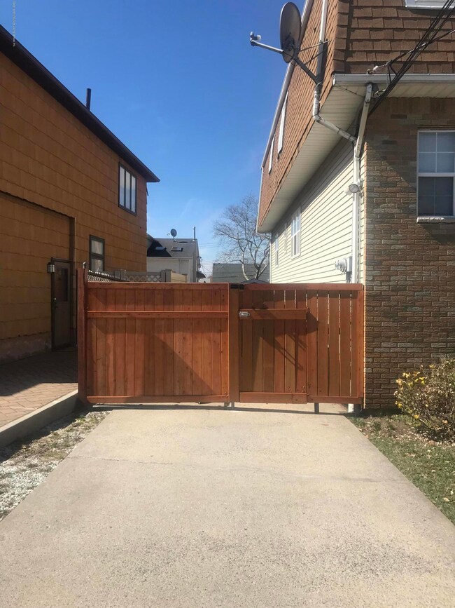 28 Cambridge Ave, Staten Island, NY 10314 - photo 3