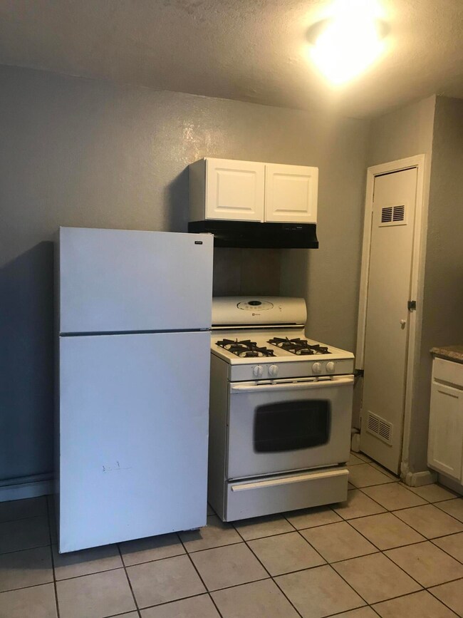 4022 Taylor Ave unit 3, El Paso, TX 79930 - photo 3