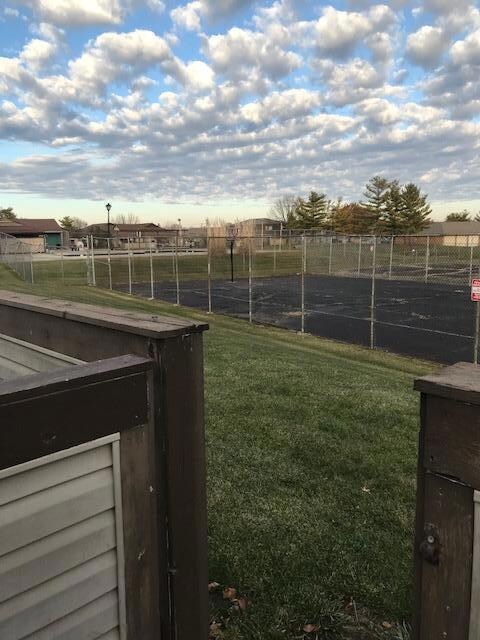 906 Westbury Ln S unit 3B, Columbus, OH 43228 - photo 5