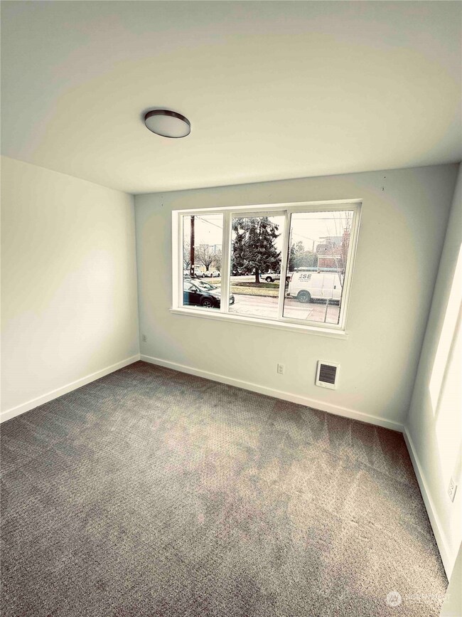 5402 9th Ave NW, Seattle, WA 98107 - photo 4