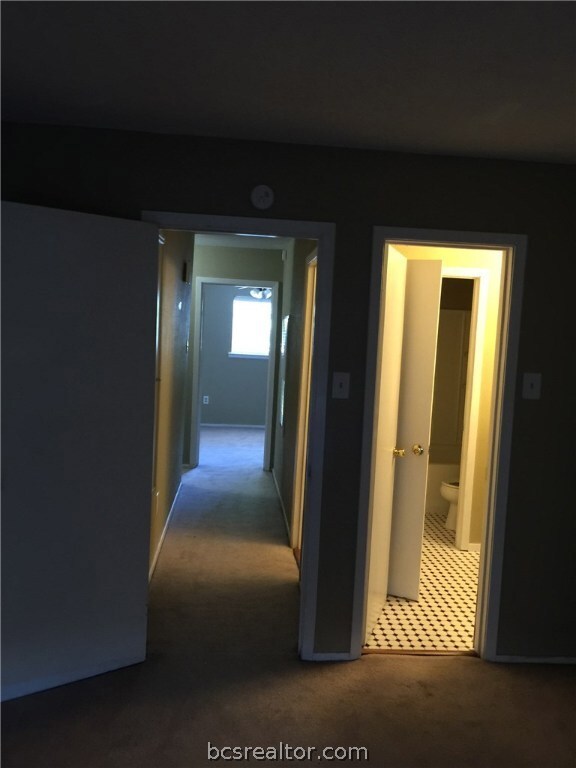 4345 Carter Creek Pkwy unit 10, Bryan, TX 77802 - photo 3