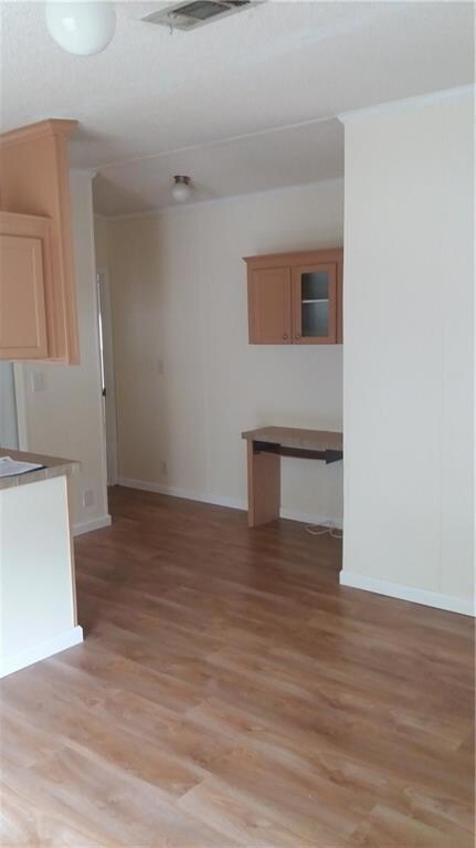 BREAKFAST-NOOK AREA