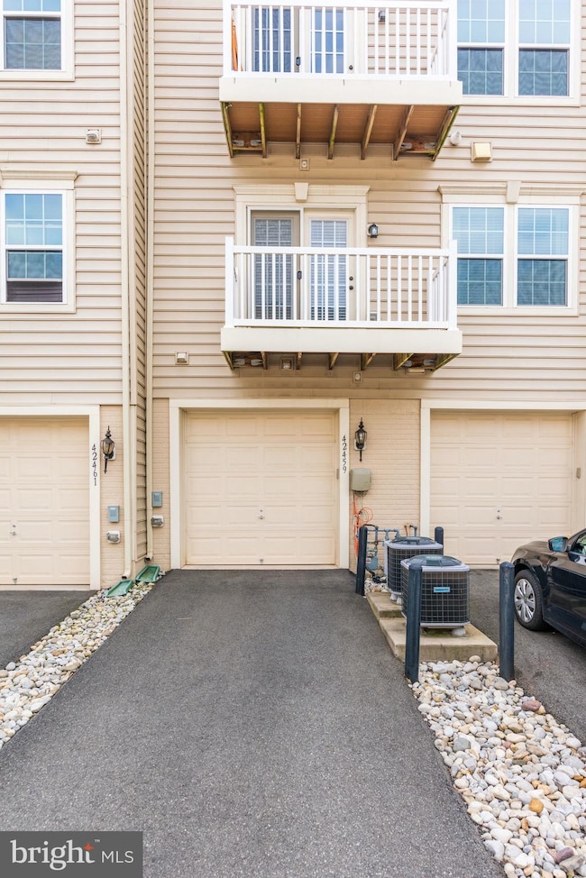 42459 Prophecy Terrace, Sterling, VA 20166 - photo 3