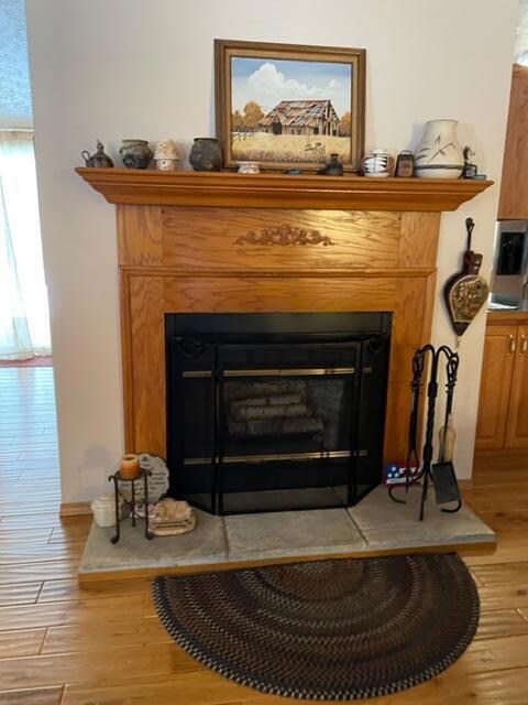 WOOD FIREPLACE
