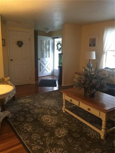Living room- 3/4 inch Oak flooring throughout.  Do