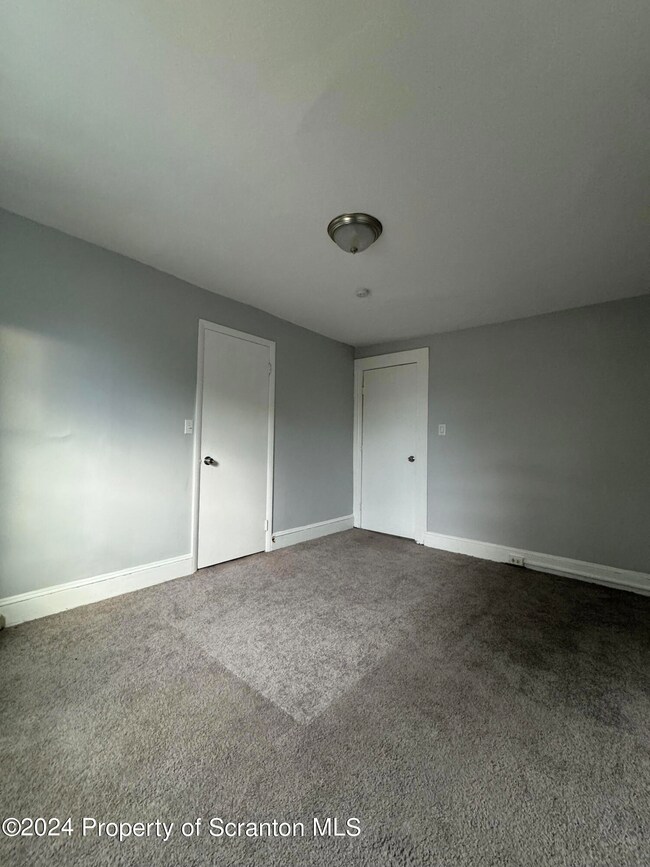 920 S Webster Ave unit 2, Scranton, PA 18505 - photo 3