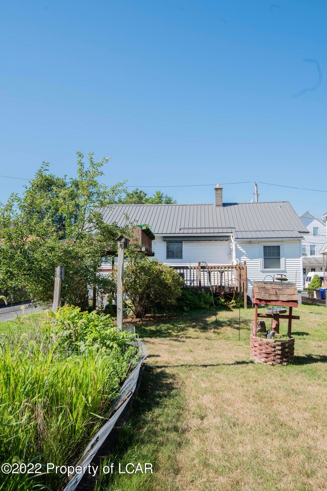 24 Mitchell St, Parsons, PA 18705 - photo 4