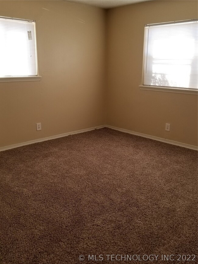 Large Master with new carpet, paint and blinds. Wi