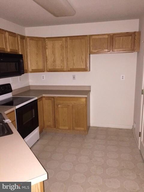 6504 Ridenour Way E unit 2D, Sykesville, MD 21784 - photo 4