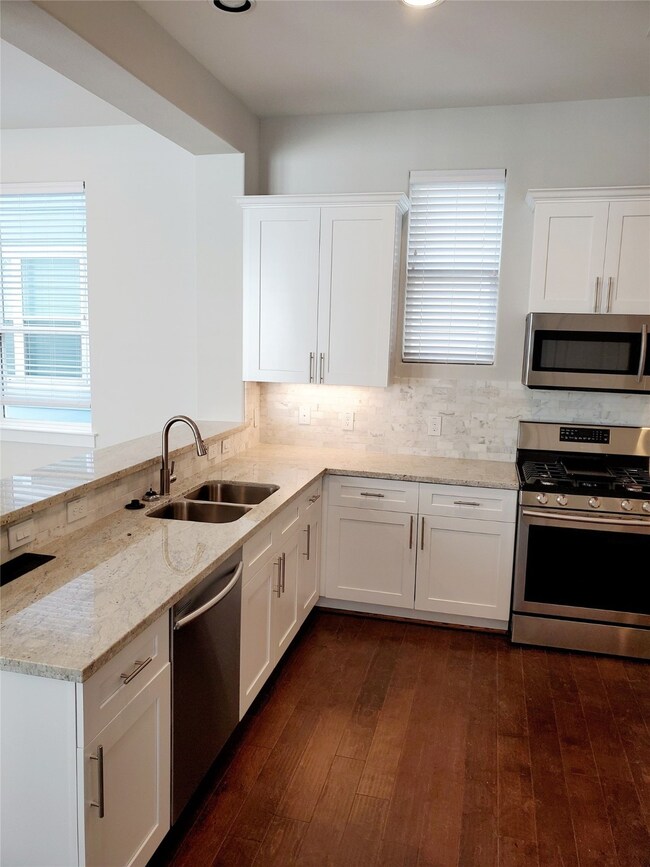 718 Link Rd, Houston, TX 77009 - photo 7