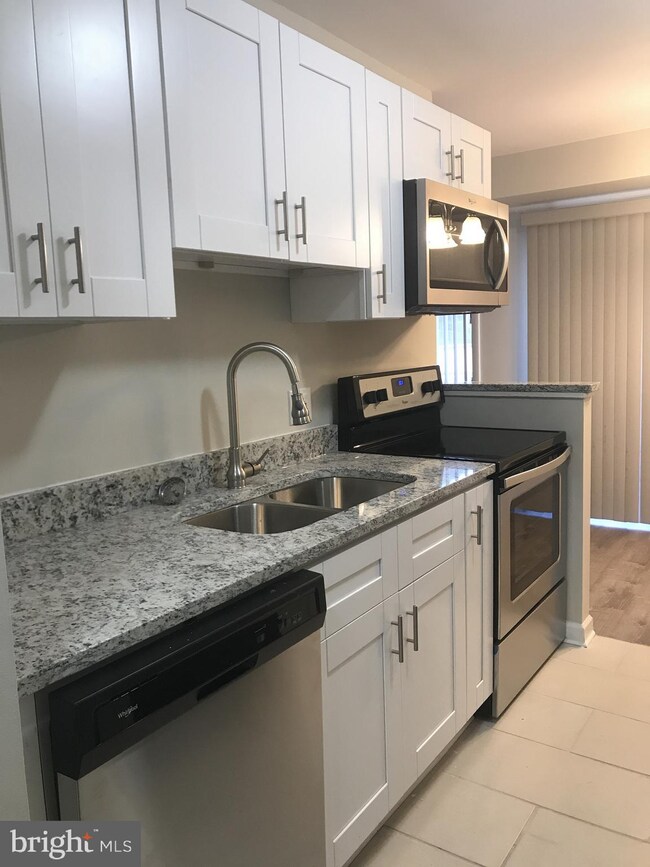 6435 Richmond Hwy unit 204, Alexandria, VA 22306 - photo 7