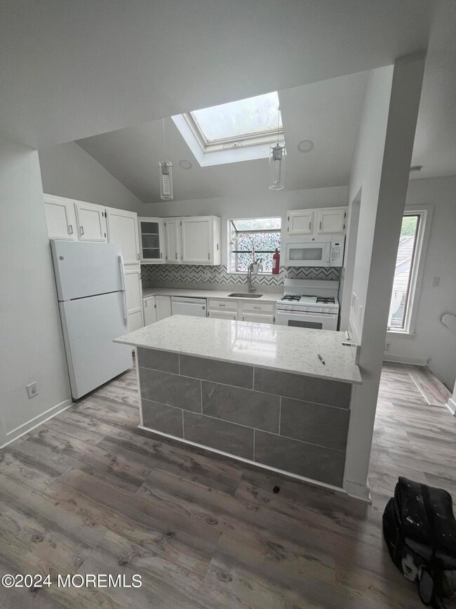 9 Kearney St unit 2, Keyport, NJ 07735 - photo 4