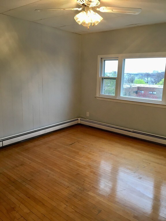 378 E 8th St unit 2, Boston, MA 02127 - photo 4