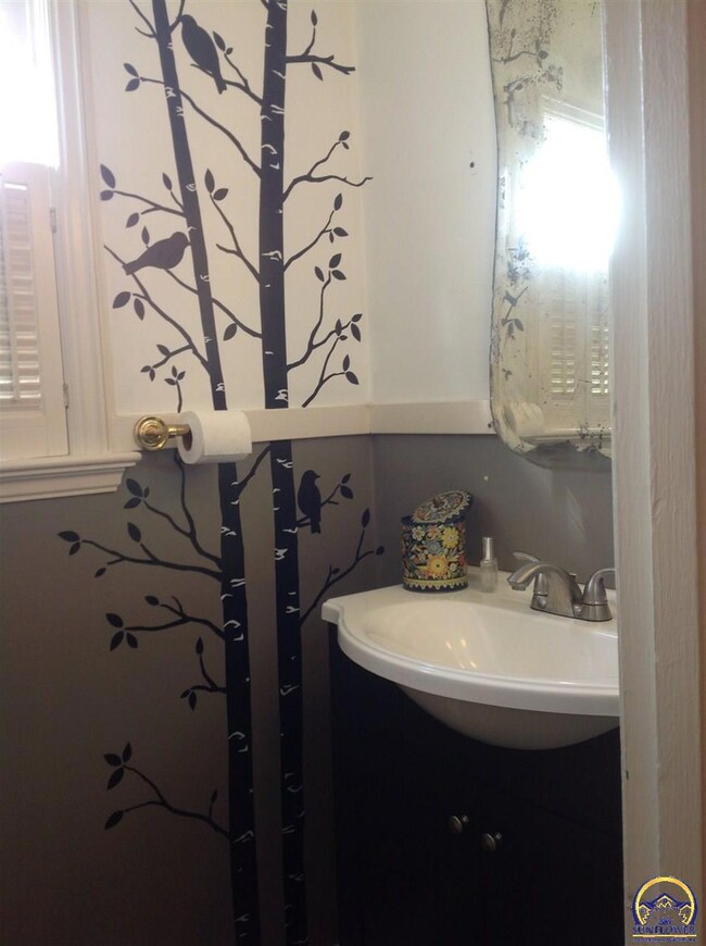 2521 SW Granthurst Ave, Topeka, KS 66611 - photo 5