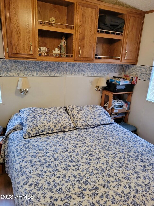 1627 BED