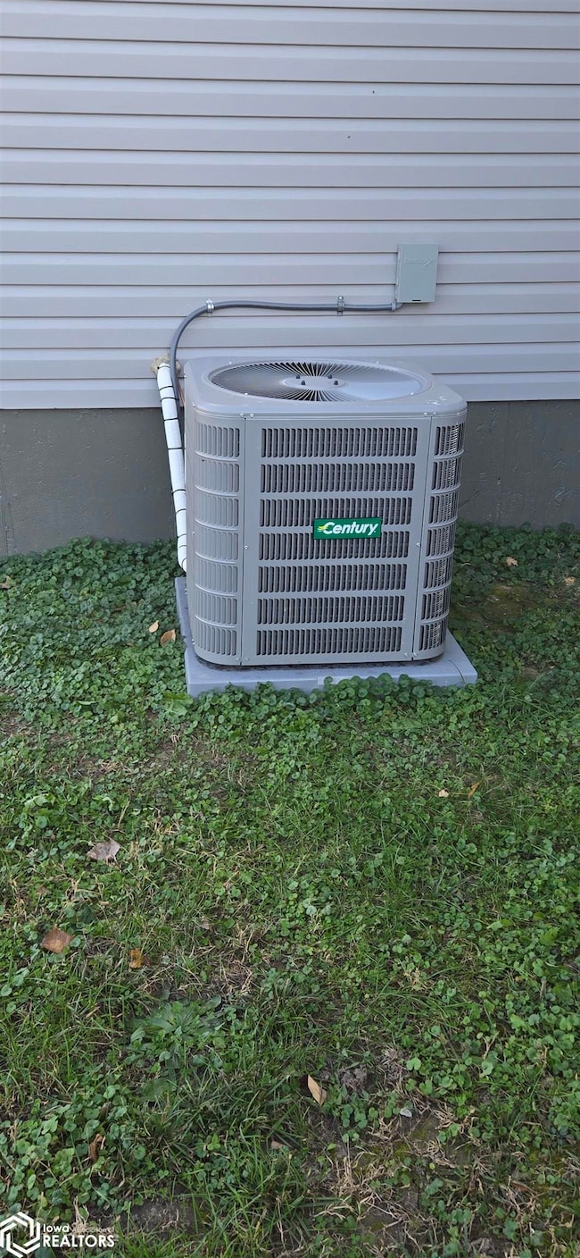 141 17th Ave W, Albia, IA 52531 - photo 3