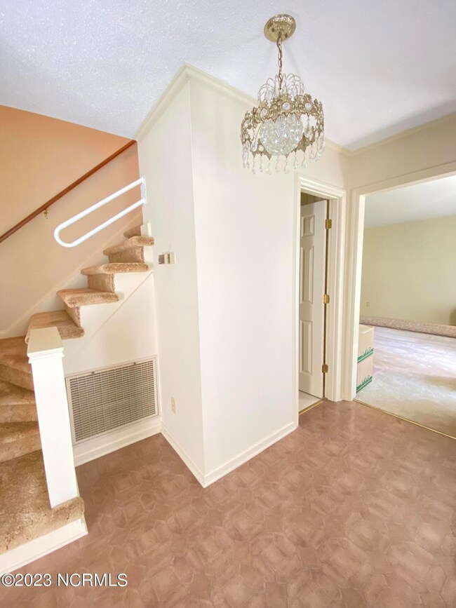 147 Aldersgate Dr, Jacksonville, NC 28546 - photo 2