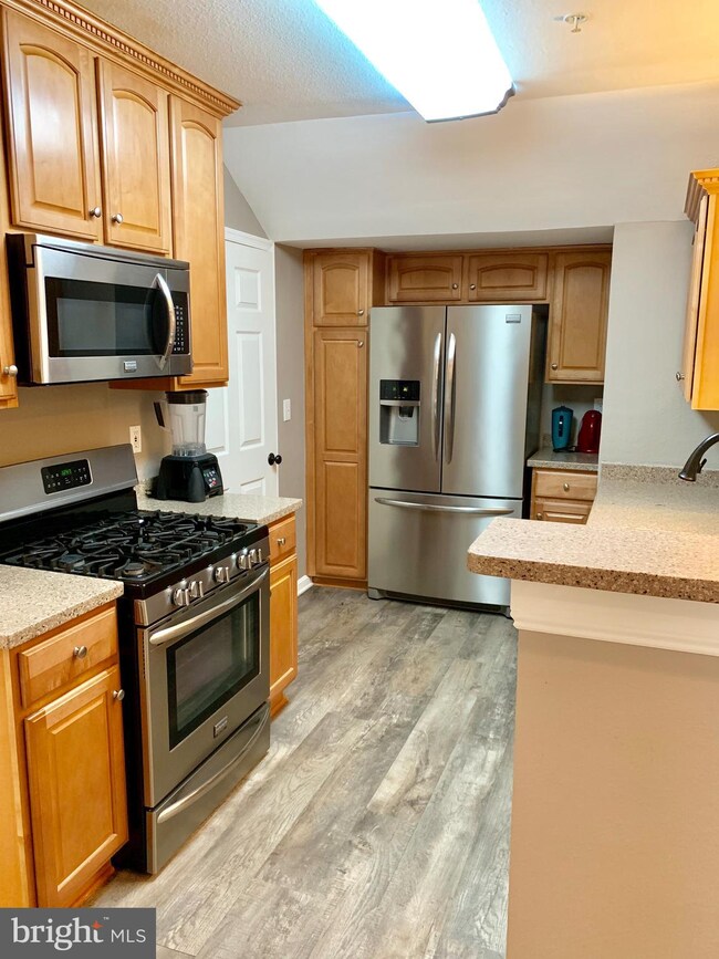 4510 Superior Square, Fairfax, VA 22033 - photo 3