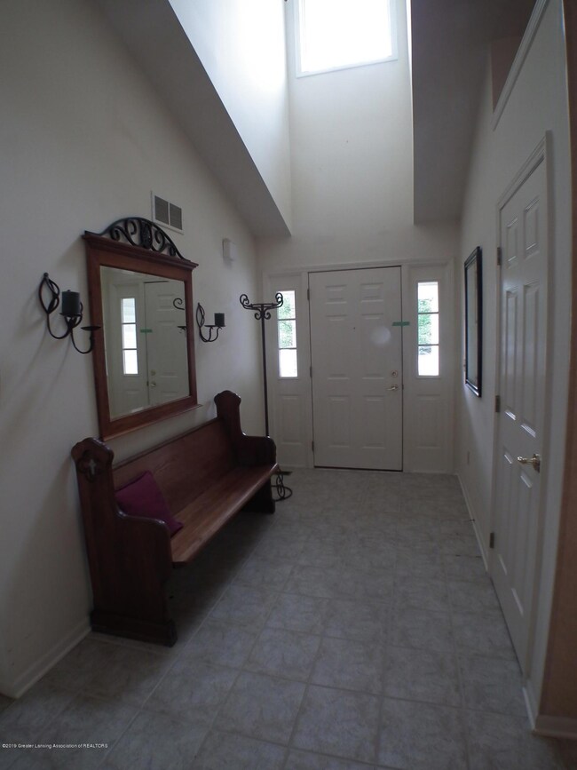 5399 Mirage Cir, Dimondale, MI 48821 - photo 2