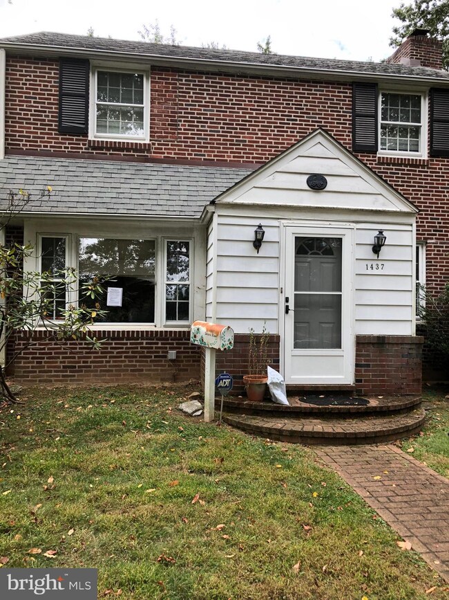 1437 Sussex Rd, Wynnewood, PA 19096 - photo 5