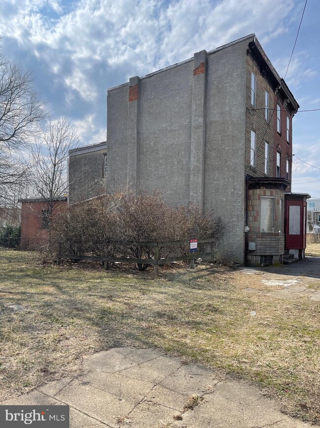 328 Washington St, Camden, NJ 08103 - photo 3