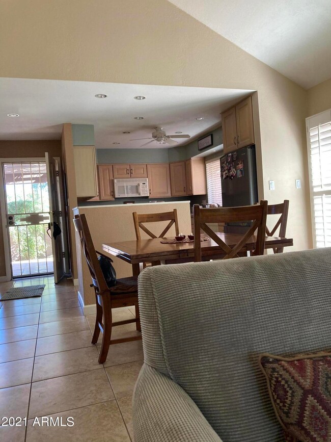 7340 N Via Camello Del Norte unit 241, Scottsdale, AZ 85258 - photo 2