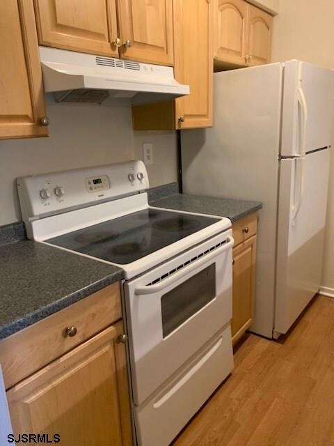 153 S Edgewater Dr unit 103B, Galloway, NJ 08205 - photo 5