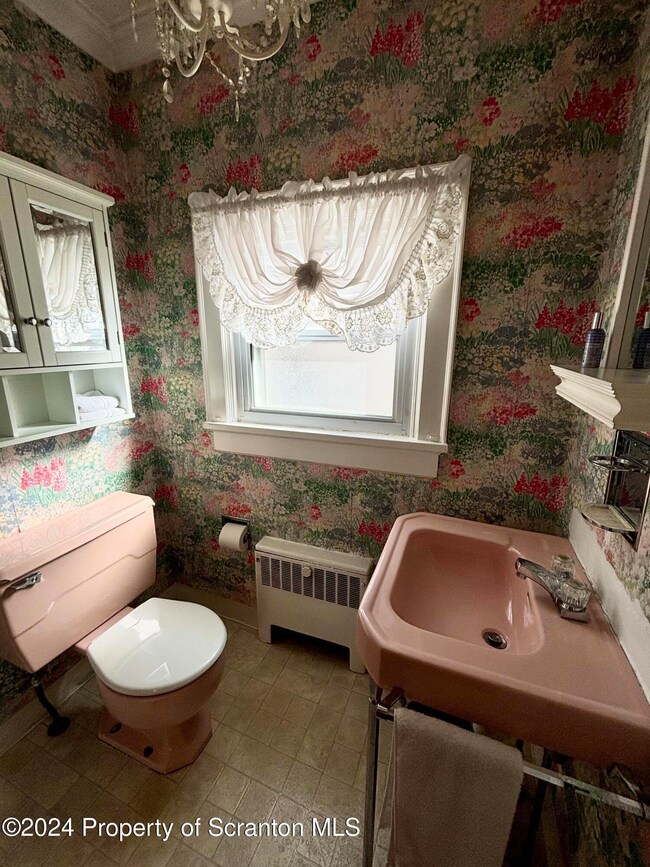 527 E Market St, Scranton, PA 18509 - photo 6