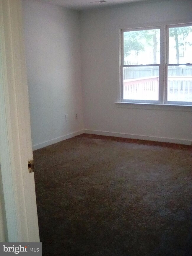 611 Southampton Dr, Ruther Glen, VA 22546 - photo 7