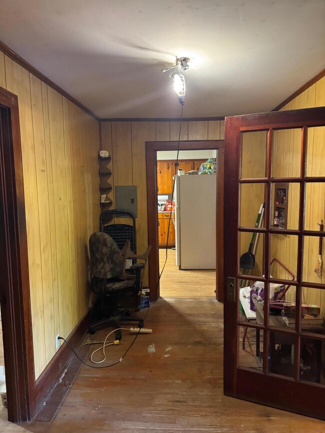 107 West St, Harleyville, SC 29448 - photo 5