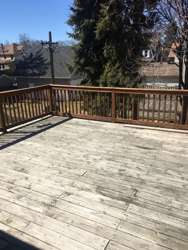 1130 Palmer Place unit 2, Waukegan, IL 60085 - photo 2