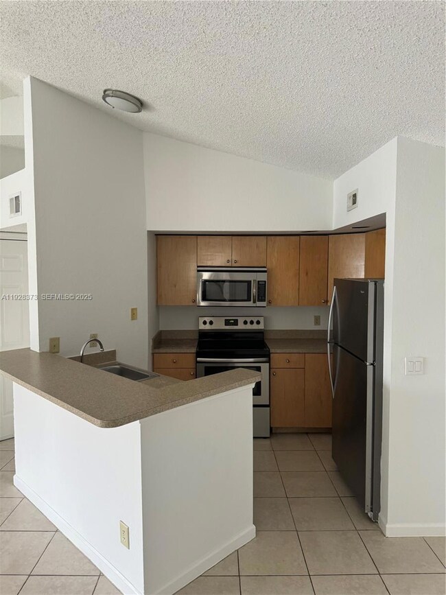 12620 Vista Isles Dr unit 1022, Plantation, FL 33325 - photo 2
