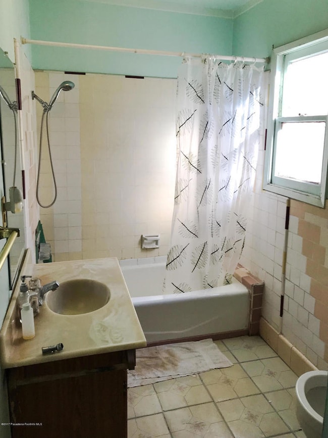 2048 E Hatchway St, Compton, CA 90222 - photo 6