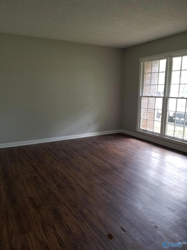 3907 Grunden Dr SW, Huntsville, AL 35805 - photo 5