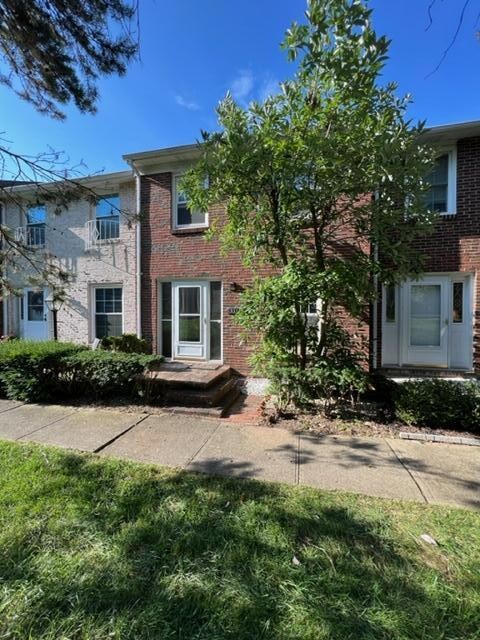 621 Simbury