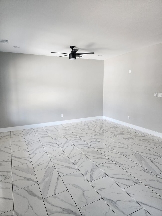 1305 Phoenix Ct, Granbury, TX 76048 - photo 7