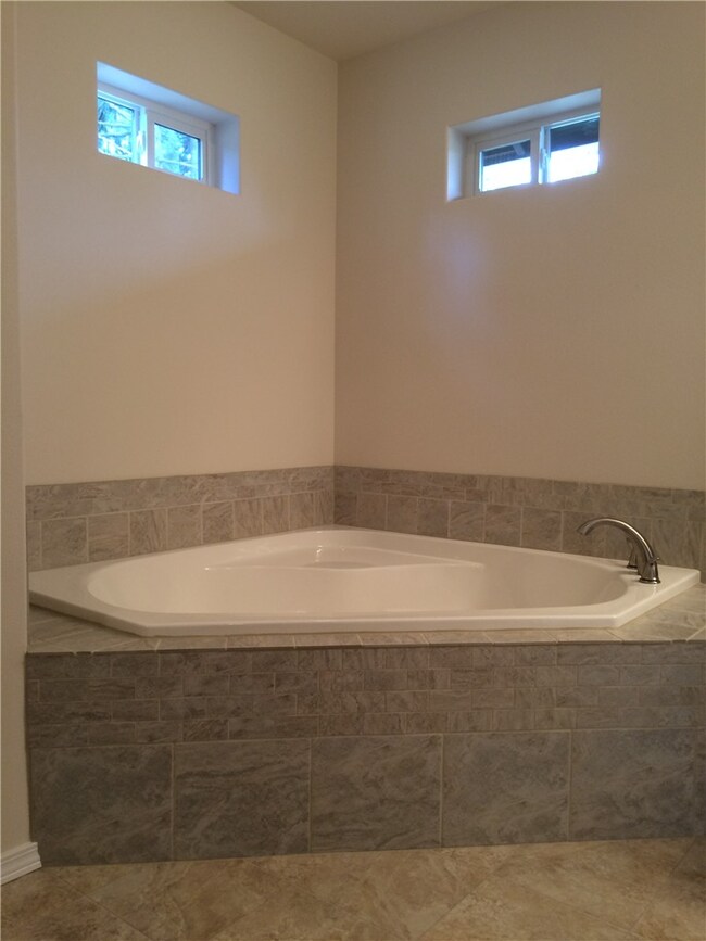 704 Tipsoo Loop S, Rainier, WA 98576 - photo 6