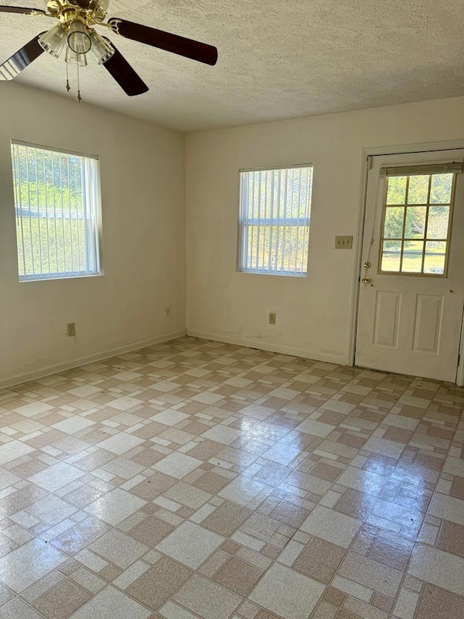 1232 Pumpkin Creek Ln, Danville, VA 24541 - photo 4