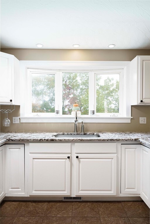 32 Fox Meadow Dr, Worcester, MA 01602 - photo 4