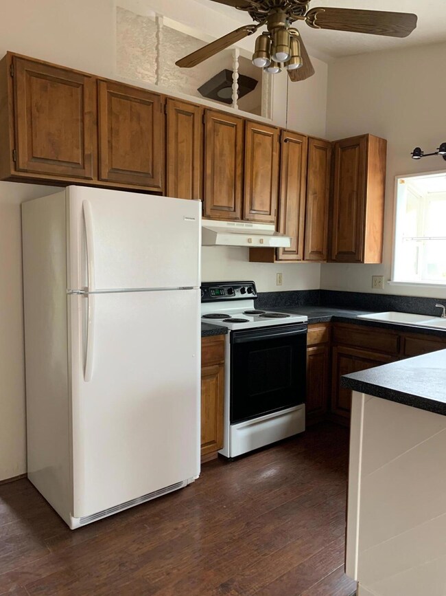 1936 Sargent Ave, Klamath Falls, OR 97601 - photo 6