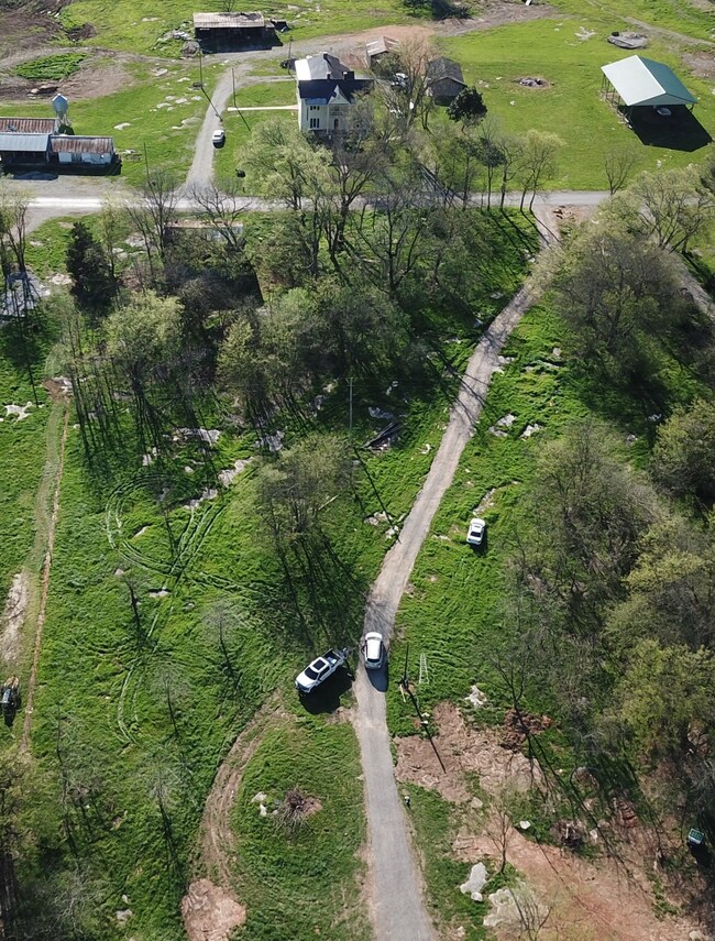 1607 Richardson Rd N, Lewisburg, TN 37091 - photo 2