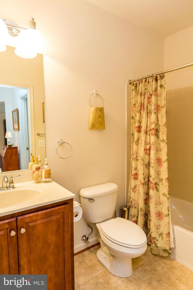 8607 Wintergreen Ct unit 407, Odenton, MD 21113 - photo 5