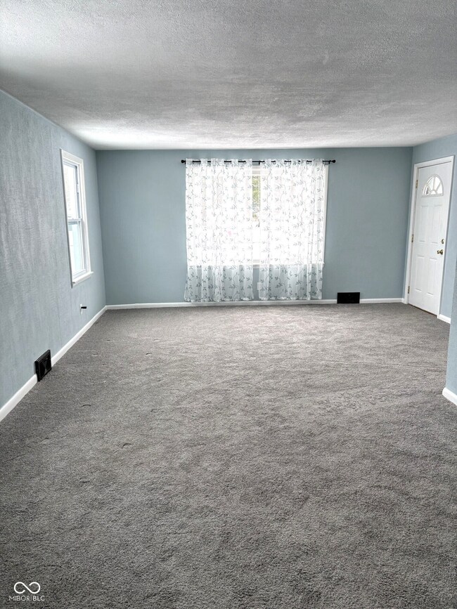 401 Elva St, Anderson, IN 46013 - photo 7